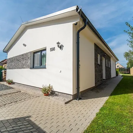 House Adonis