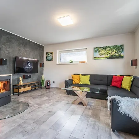 Сasa de vacaciones House Adonis *