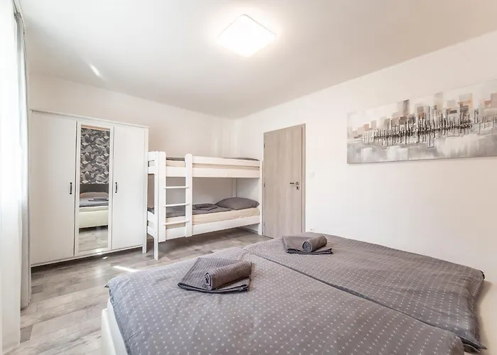 House Adonis 펜션 Bystřice